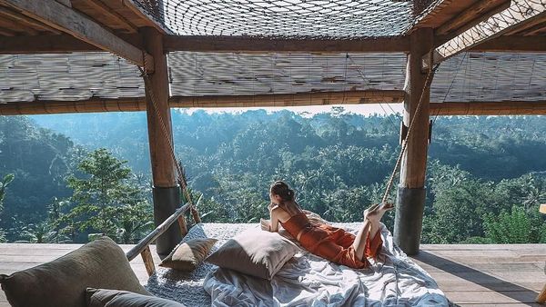 Foto: Artis Cantik Thailand dan Keindahan Bali