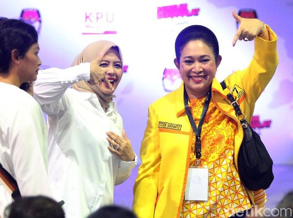 Akrabnya Titiek Soeharto dan Istri Sandiaga Uno di KPU