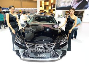 Ratusan Mobil Seharga Miliaran Laris di GIIAS 2018