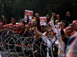 Buruh Minta Upah Naik 25%, Pengusaha: Jangan Berkhayal!