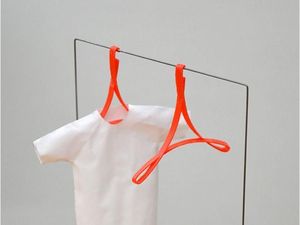 Logo Perusahaan Jadi Alat Rumah Tangga, Memang Bisa?