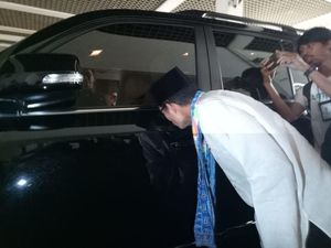 Momen Sandiaga Cium Mobil Dinas di Saat Terakhir Jadi Wagub