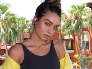 Populer Banget! Selebgram Fitness Seksi Ini Punya 18,9 Juta Followers