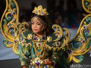 Foto: Aksi Bocah-bocah Cilik Meriahkan Jember Fashion Carnival