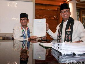 Anies Mengaku Masih Komunikasi Lewat WA dengan Sandiaga Anies Mengaku Masih Komunikasi Lewat WA dengan Sandiaga