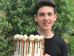 Tampannya Remaja Berusia 14 Tahun yang Mahir Bikin  Kue