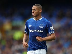Gabut di Rumah, Richarlison Cukur Kuncung Mirip Ronaldo