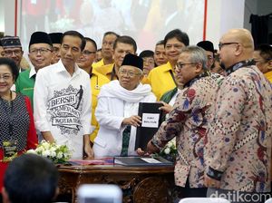 Jokowi-Maruf Amin Serahkan Dokumen Capres-Cawapres ke KPU