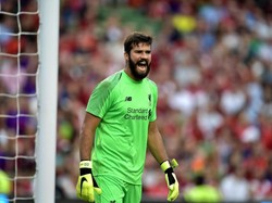Alisson Latihan Ala Rugbi Jelang Lawan Crystal Palace