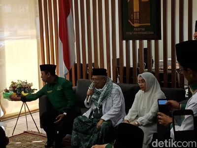 Potret Maruf Amin Didampingi Istri Usai Daftar Cawapres
