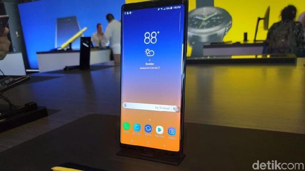 10 Smartphone Flagship Penantang Galaxy Note 9
