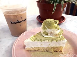Kopi Kenalan: Ngemil Green Tea Cheesecake Sambil Menyeruput Es Kopi Susu