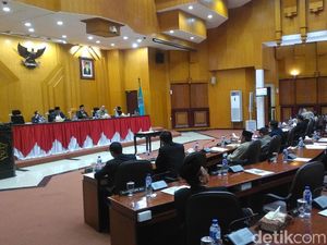 Menuai Kritik, Raperda Perubahan Nama Jalan di Surabaya Tetap Digedok Menuai Kritik, Raperda Perubahan Nama Jalan di Surabaya Tetap Digedok