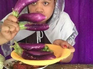 Bikin Ngakak! 5 Instagramer Ini Punya Gaya Makan Kocak Banget Bikin Ngakak! 5 Instagramer Ini Punya Gaya Makan Kocak Banget