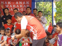 Orasi di Depan Warga, Sandi Janjikan Indonesia Lebih Sejahtera