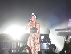 Aksi Halsey Tutup Tur Asia di On Off Festival 2018