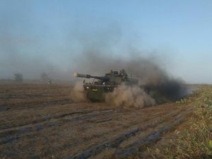 Tank Tempur Pindad Diuji Lewati Pasir Pantai