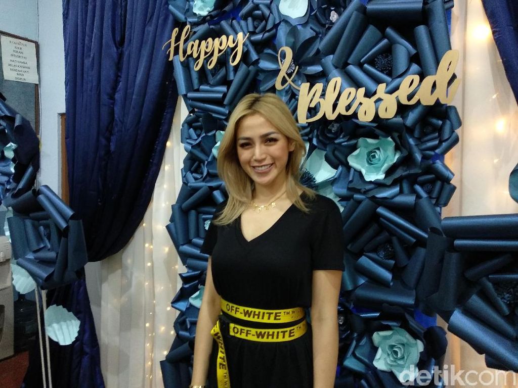Cieee... Jessica Iskandar Semringah Cerita tentang Richard Kyle Cieee... Jessica Iskandar Semringah Cerita tentang Richard Kyle