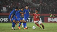 Timnas Indonesia U-16 menang melalui drama adu penalti atas Thailand di final Piala AFF U-16. (