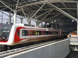 Naik LRT Kelapa Gading-Velodrome Bayar Rp 10.800, Mau?