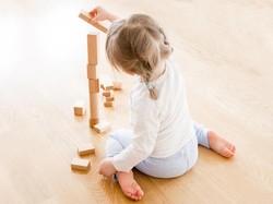 Dampak Jika Anak Terbiasa Duduk dengan Posisi Kaki W