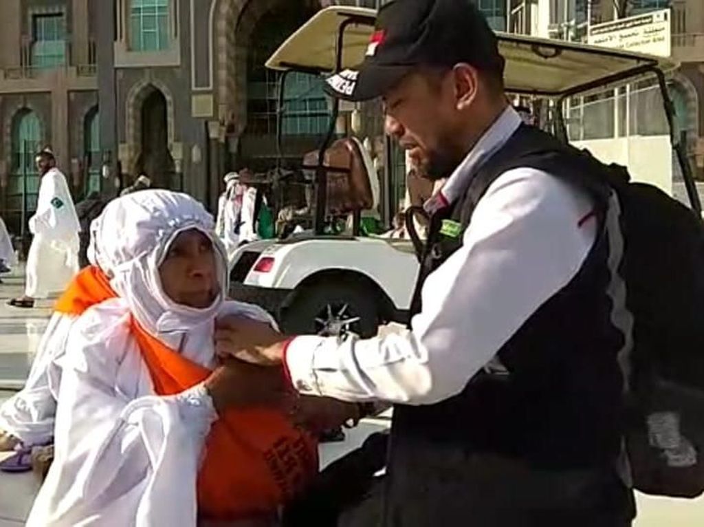 Berdesakan di Masjidil Haram, Engsel Tulang Jemaah Haji Bergeser Berdesakan di Masjidil Haram, Engsel Tulang Jemaah Haji Bergeser