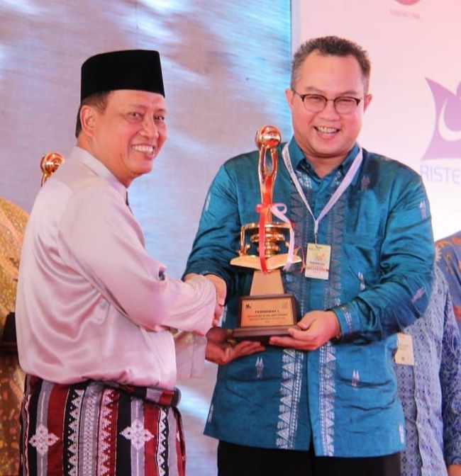 Berita Punya 415 Inovasi Tahun Ini, IPB Diganjar Anugerah dari Menristek Jumat 24 Mei 2019 Berita Punya 415 Inovasi Tahun Ini, IPB Diganjar Anugerah dari Menristek Jumat 24 Mei 2019