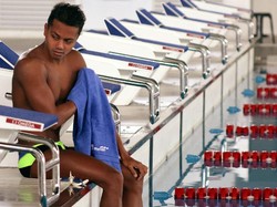 Siman Sudartawa Nyaman Berenang karena... Seperti Superman