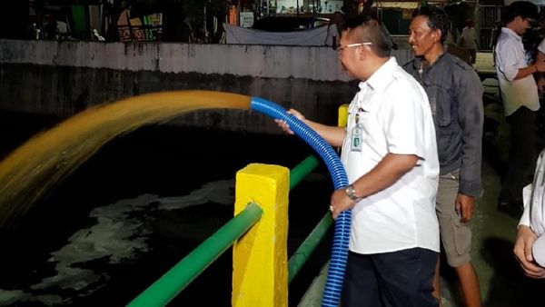 Jurus Pemerintah Hilangkan Bau Tak Sedap Kali Item