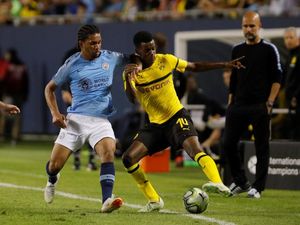 Pemainnya Tak Dapat Izin Kerja, Guardiola Kecewa Berat