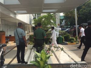 Idrus Marham Datangi RSPAD Saat Jokowi-Maruf Tes Kesehatan