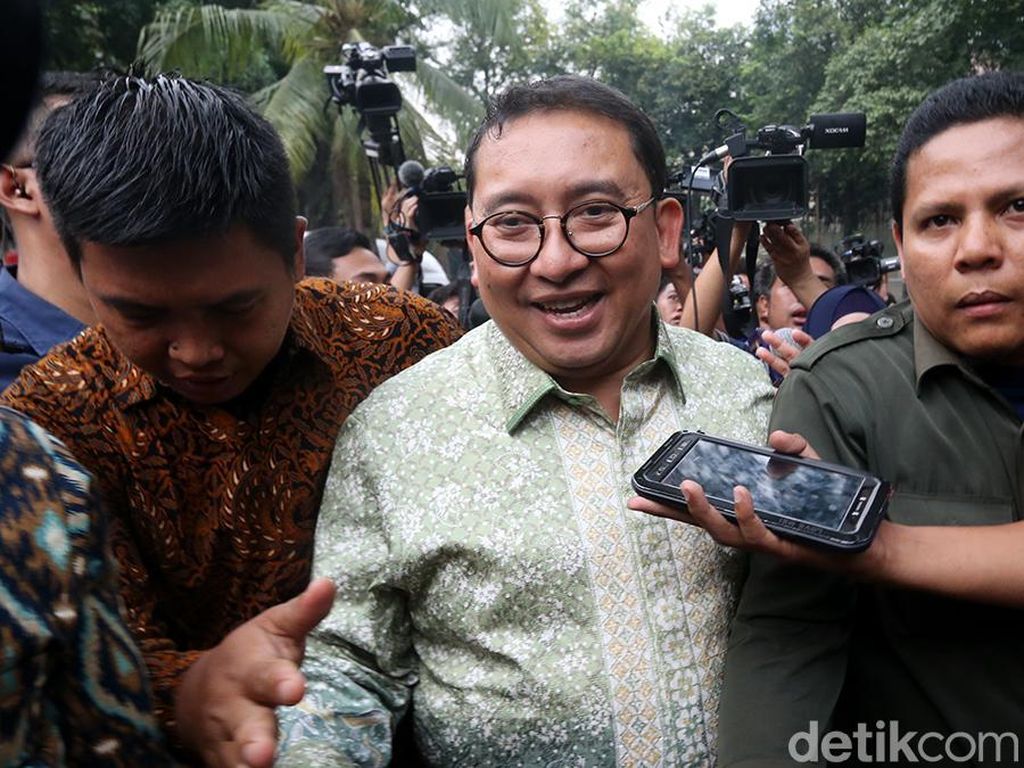 Manuver Fadli Zon: Lagu Sontoloyo hingga Puisi Genderuwo Manuver Fadli Zon: Lagu Sontoloyo hingga Puisi Genderuwo