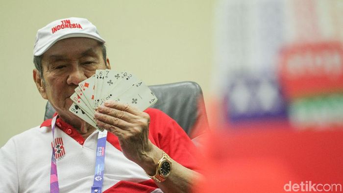 Pemilik Grup Djarum, Michael Bambang Hartono, mau ikut serta dalam pembinaan sepakbola asal tak dinilai eksploitasi anak. (Foto: Rifkianto Nugroho/detikSport) Pemilik Grup Djarum, Michael Bambang Hartono, mau ikut serta dalam pembinaan sepakbola asal tak dinilai eksploitasi anak. (Foto: Rifkianto Nugroho/detikSport)