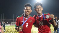 Tak mencetak gol di final melawan Thailand, Bagus tetap berperan penting mengantar Indonesia keluar menjadi juara. Indonesia menang adu penalti atas Thailand dengan skor 5-3 setelah berimbang 1-1 dalam 80 menit. Bagus sendiri sukses menjadi eksektor di babak tos-tosan. Kedua putra dari ayah bernama Yuni Puji Istiono dan ibu bernama Dewi Kartikasari itu sukses menjadi bintang masa depan Timnas Indonesia. (Foto: Suparno/detikSport)