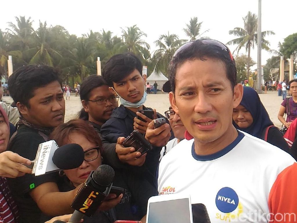Sandiaga soal Stadion Persija: Insyaallah Jadi Sama Pak Anies Sandiaga soal Stadion Persija: Insyaallah Jadi Sama Pak Anies