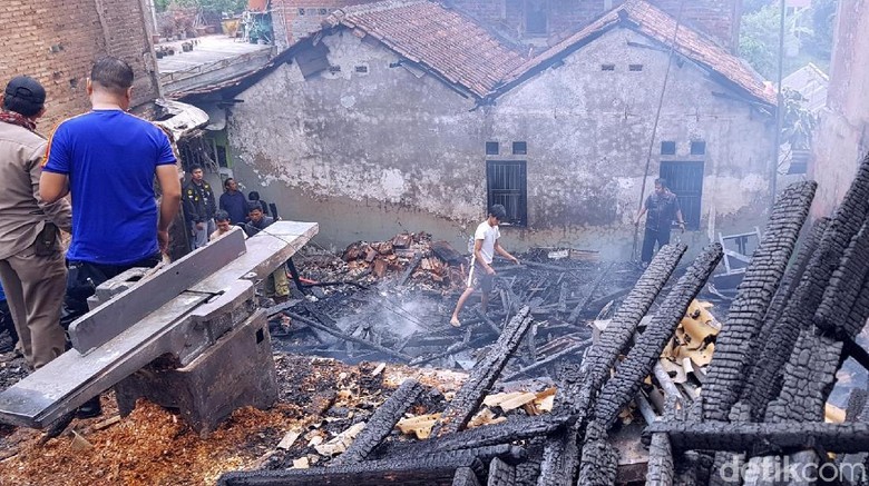 Toko Mebel di Sukabumi Terbakar, Tidak Ada Korban Jiwa