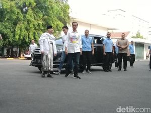 Kemeja Bersih, Merakyat, Kerja Nyata Jokowi yang Kian Mentereng