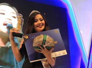 Kenalin Nih Miss Autoshow 2018, Si Manis Penyuka Mobil SUV Kenalin Nih Miss Autoshow 2018, Si Manis Penyuka Mobil SUV