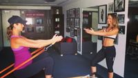 Tetap Fit Saat Hamil, Ini Rahasia Mantan Pegulat Cantik Stacy Keibler
