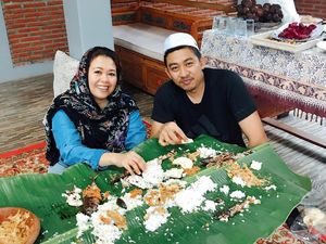Makan Siang di New York hingga Makan Malam di Istana, Ini Pose Makan Yenny Wahid