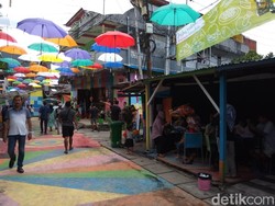 Sambut HUT RI ke-73, Warga di Ambon Kreasikan Kampung Warna Warni