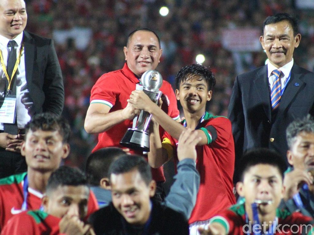 Edy Rahmayadi Janjikan Bonus untuk Timnas U-16 Edy Rahmayadi Janjikan Bonus untuk Timnas U-16