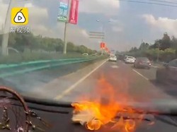 Duarr!! iPhone Meledak Dekat Wajah Wanita Ini Saat Nyetir