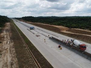 Konstruksi Tol Pertama di Kalimantan 64%, Bisa Dipakai 2019
