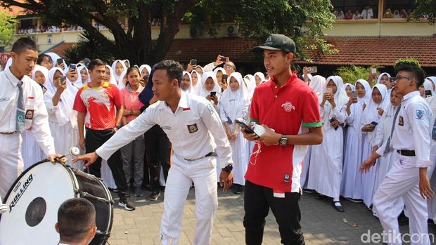 Usai Juara Piala AFF U-16, Brylian Lepas Rindu dengan Teman Sekolah