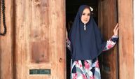 Gaya Hijab Syari Mulan Jameela, Rp 30 Ribu Hingga Rp 2 Jutaan