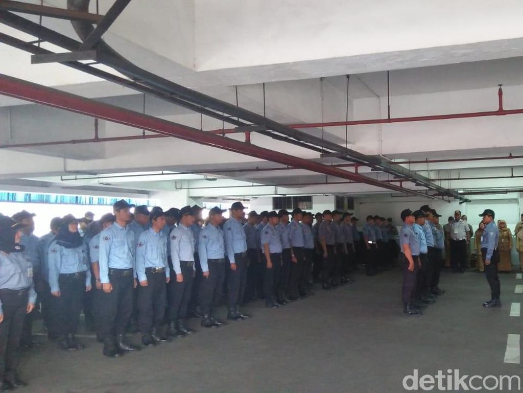 425 Anggota Dinsos DKI Terjun Tertibkan Pengemis Jelang Asian Games 425 Anggota Dinsos DKI Terjun Tertibkan Pengemis Jelang Asian Games