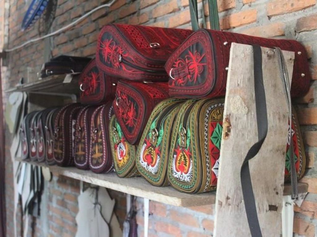 Suvenir Tas Cantik Aceh Dibuat di Sini Suvenir Tas Cantik Aceh Dibuat di Sini