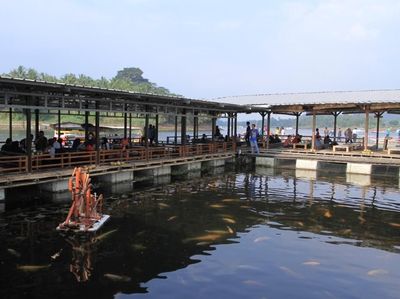Foto: Restoran Terapung dengan View Cantik di Bandung