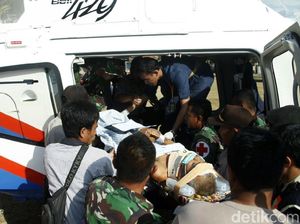 Patah Tulang, Korban Gempa Lombok Diterbangkan ke RSAD Mataram